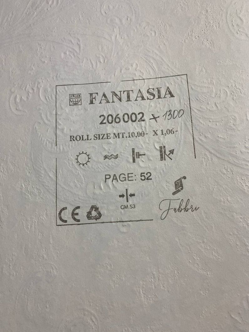 Обои виниловые на флизелиновой основе Wiganford Fantasia светло-серый 1,06 х 10,05м (206002)