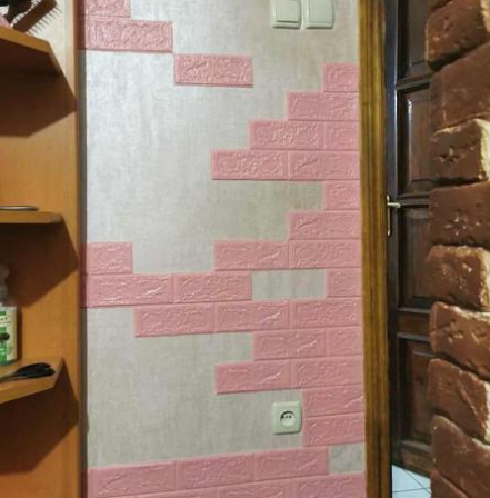 Панель стеновая самоклеящаяся декоративная 3D под кирпич Розовый 700х770х5мм, Розовый