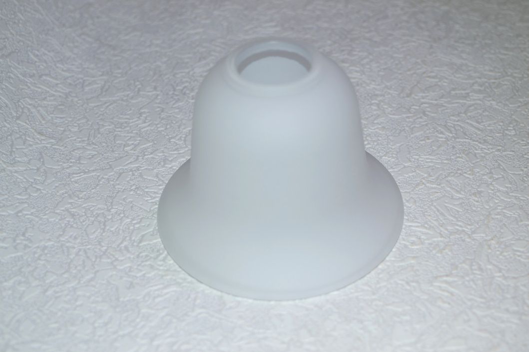 Плафон люстри, діаметр верхнього отвору 4.2 см, висота 12 см