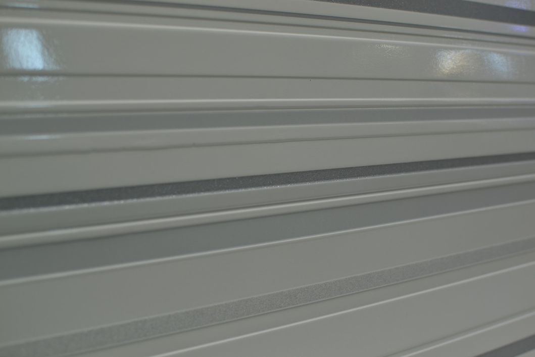 Панель стінова декоративна пластикова фон ПВХ "Гілка сіра" 957 мм х 480 мм, серый, Сірий