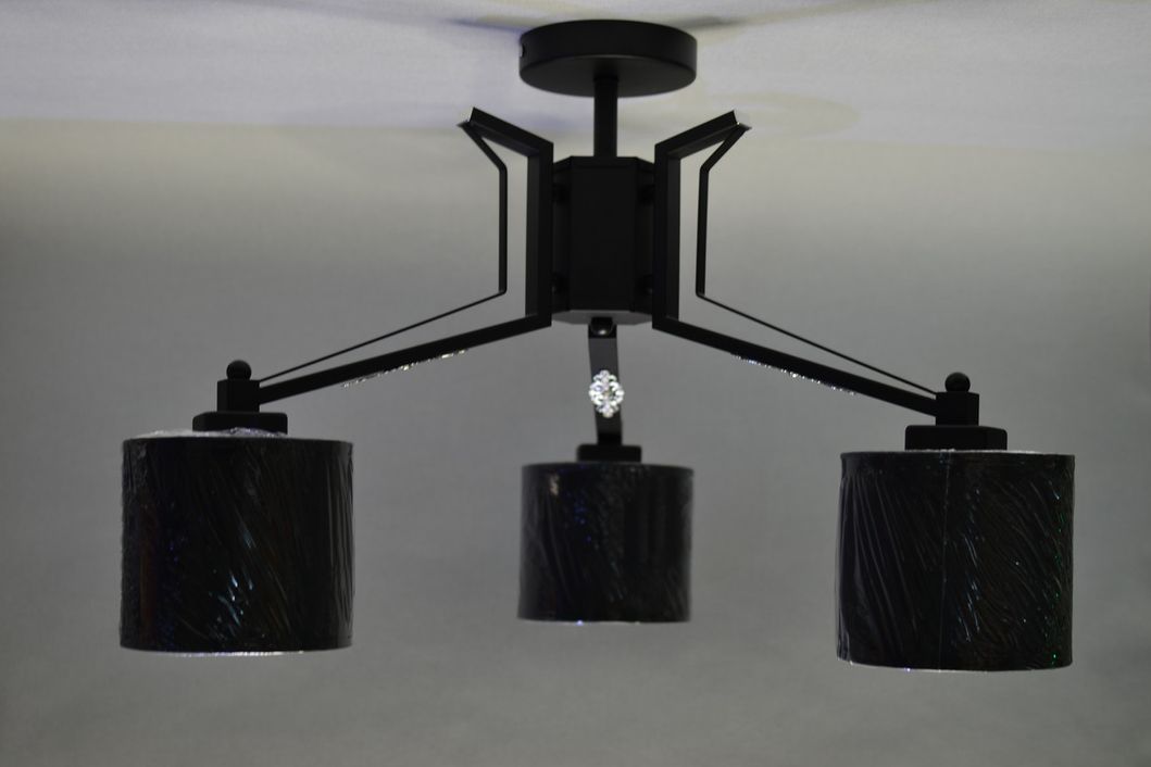Люстра черная металлическая черные текстильные плафоны 3 лампы, Черный, Черный